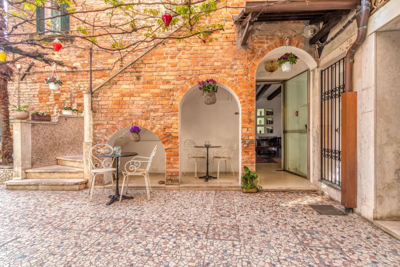 Hotel Casa Boccassini Venice Exterior photo