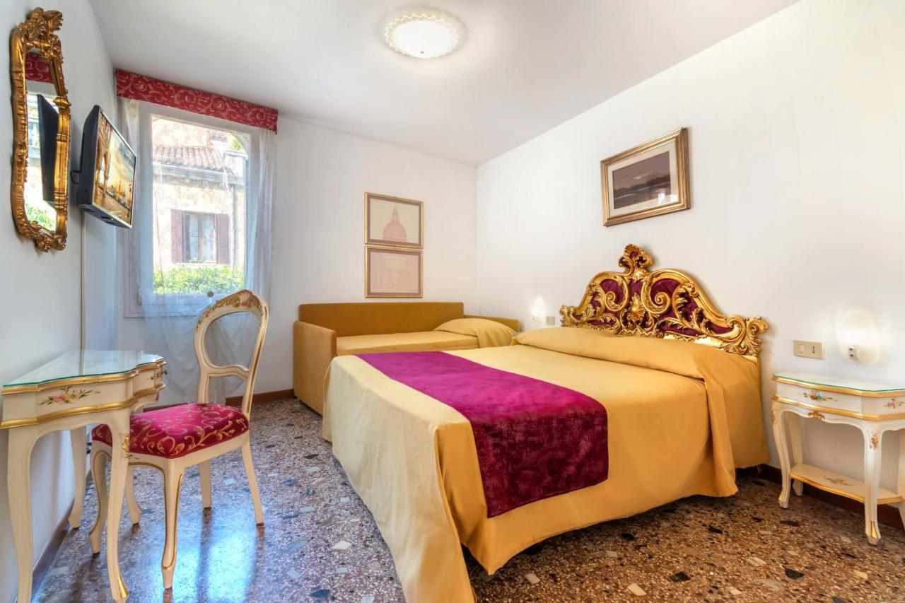 Hotel Casa Boccassini Venice Exterior photo