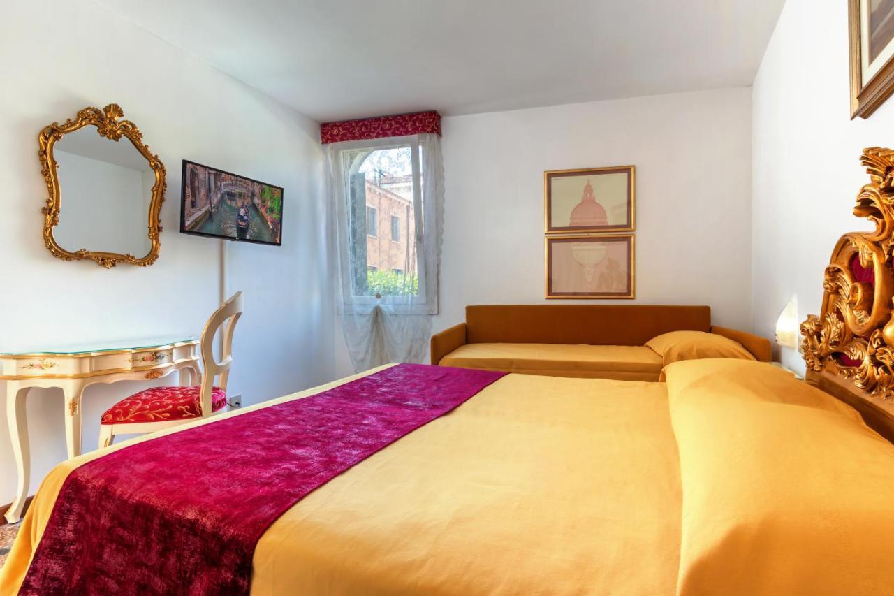 Hotel Casa Boccassini Venice Exterior photo