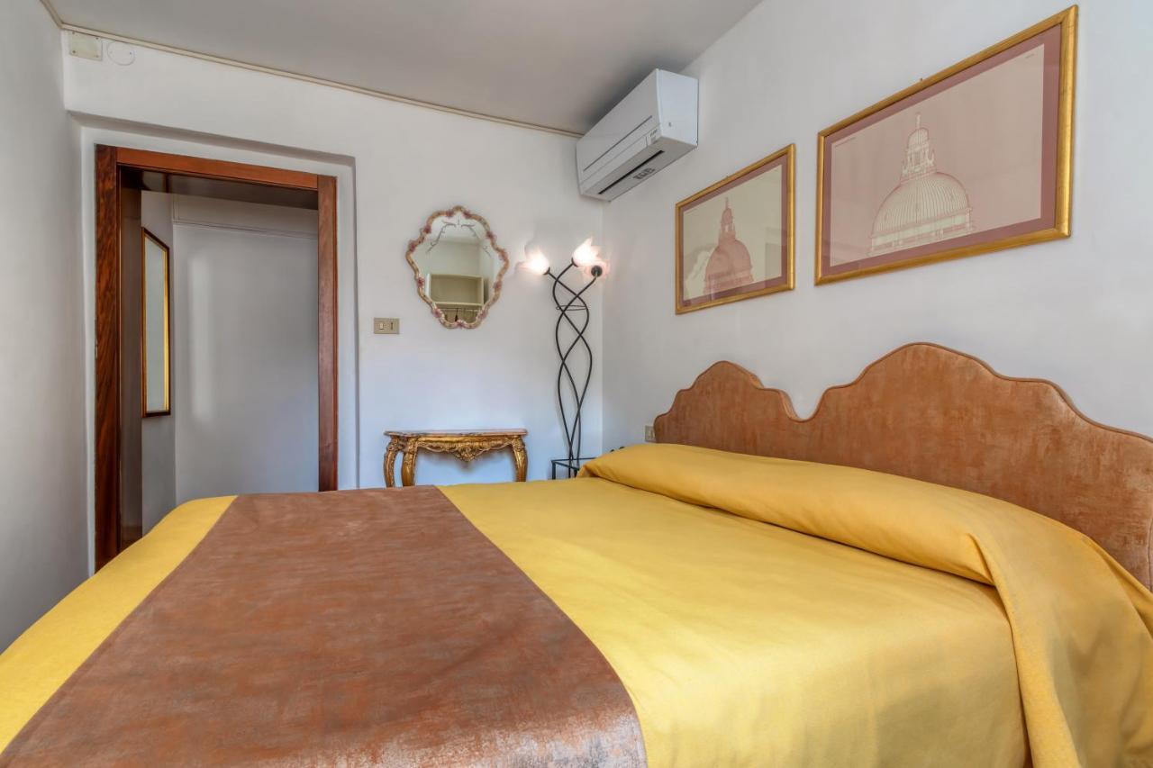 Hotel Casa Boccassini Venice Exterior photo