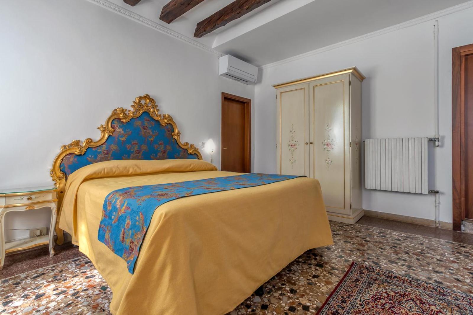Hotel Casa Boccassini Venice Exterior photo